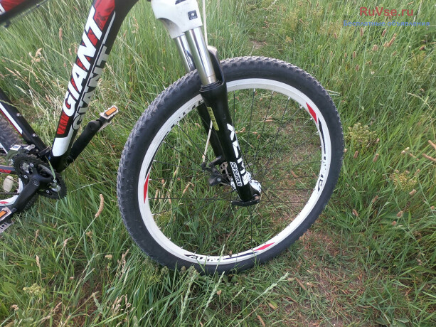 velosiped-iz-taivani-giant-atx730-big-1
