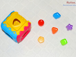 Дидактическая игрушка "Кубик" (сортер)