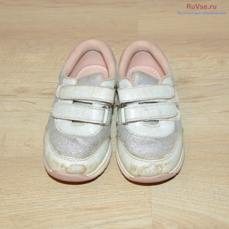 detskie-krossovki-so-strazami-dlia-devocek-big-1